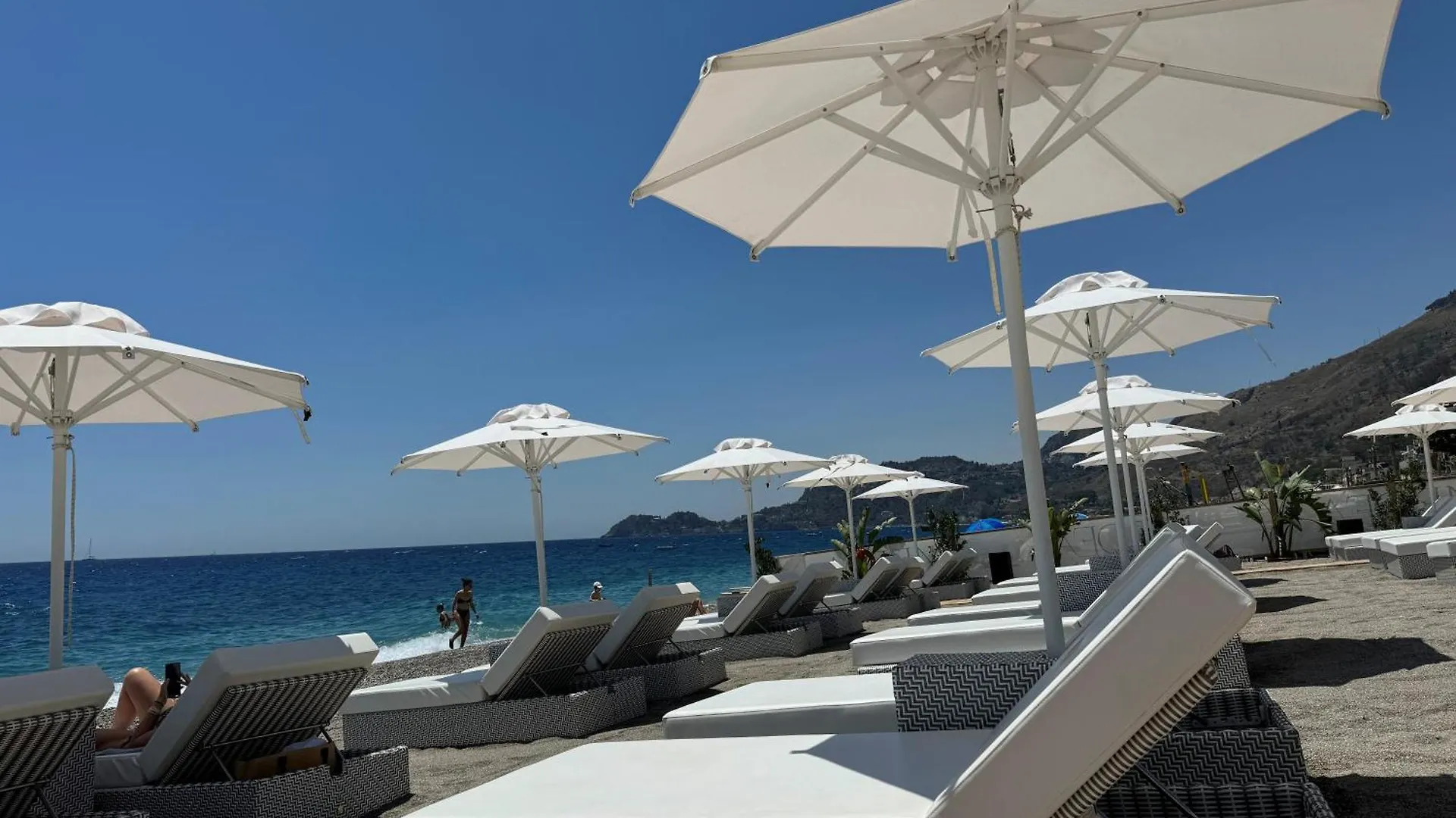 Beach Penthouse Marisol 2Floors, Central Letojanni Italy