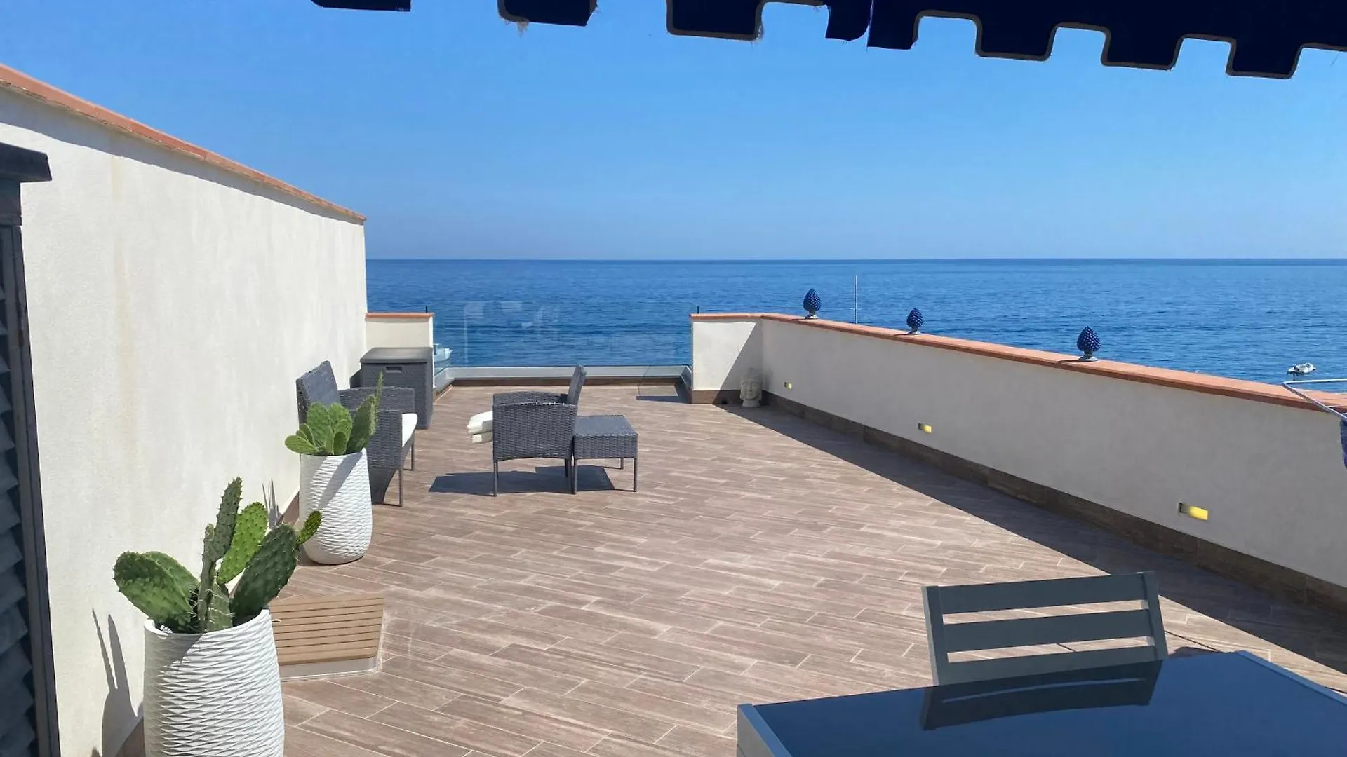 Beach Penthouse Marisol 2Floors, Central Letojanni 0*,  Italy